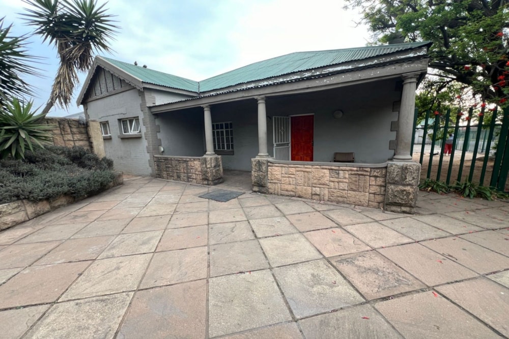 Single-storey house for sale in Witbank Central (eMalahleni Central)  - 1WD1674288 Single-storey house for sale in Witbank Central (eMalahleni Central)  - 1WD1674288