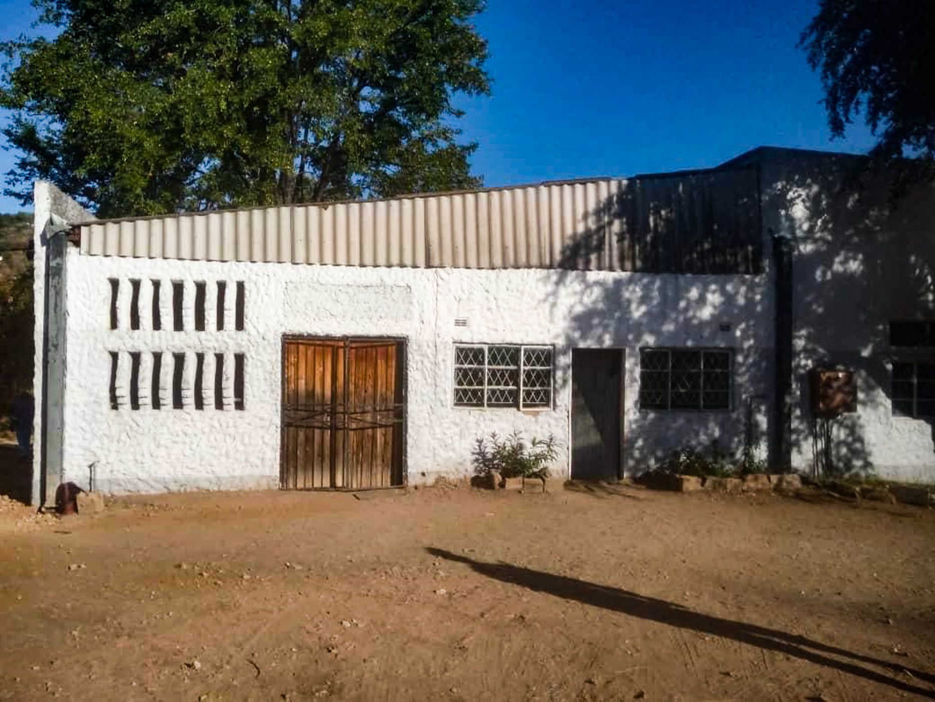 Commercial industrial property for sale in Kariba, Zimbabwe - 3ZB1674692