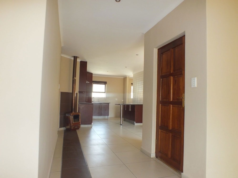 Security estate home let in Thatchfield - CNL1675013 Security estate home let in Thatchfield - CNL1675013