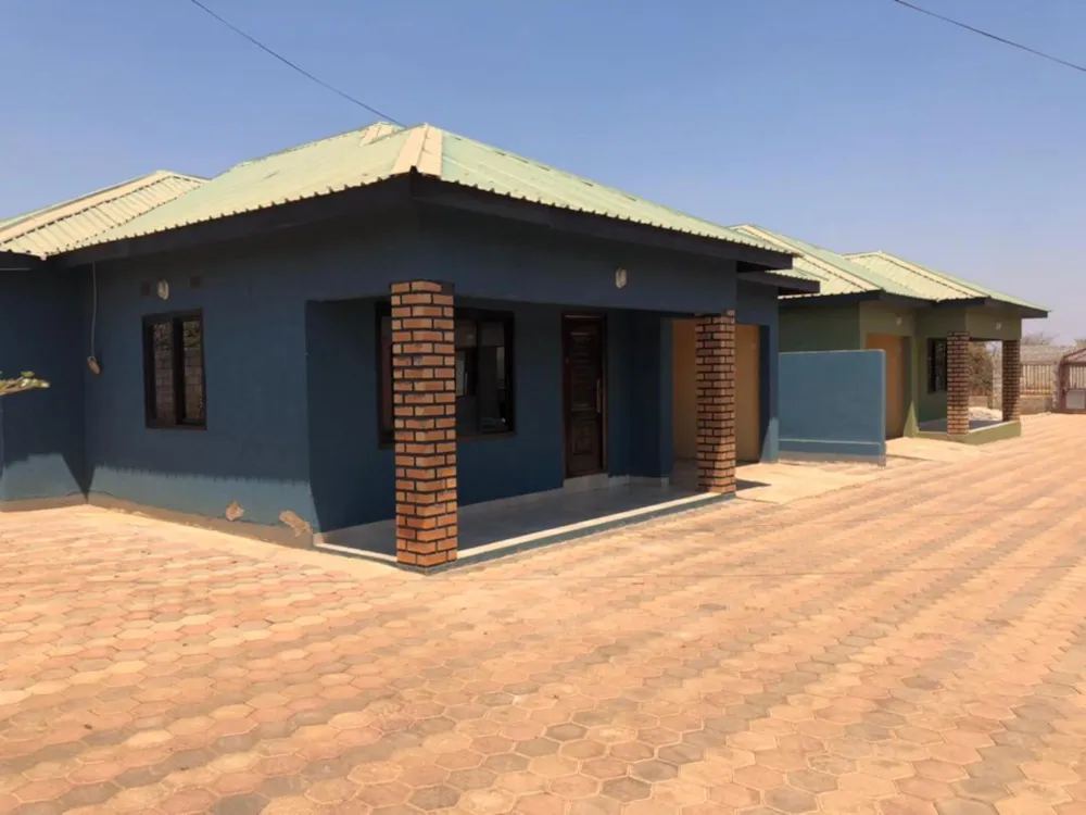 Security complex home for sale in Makeni, Zambia - 3ZA1674879