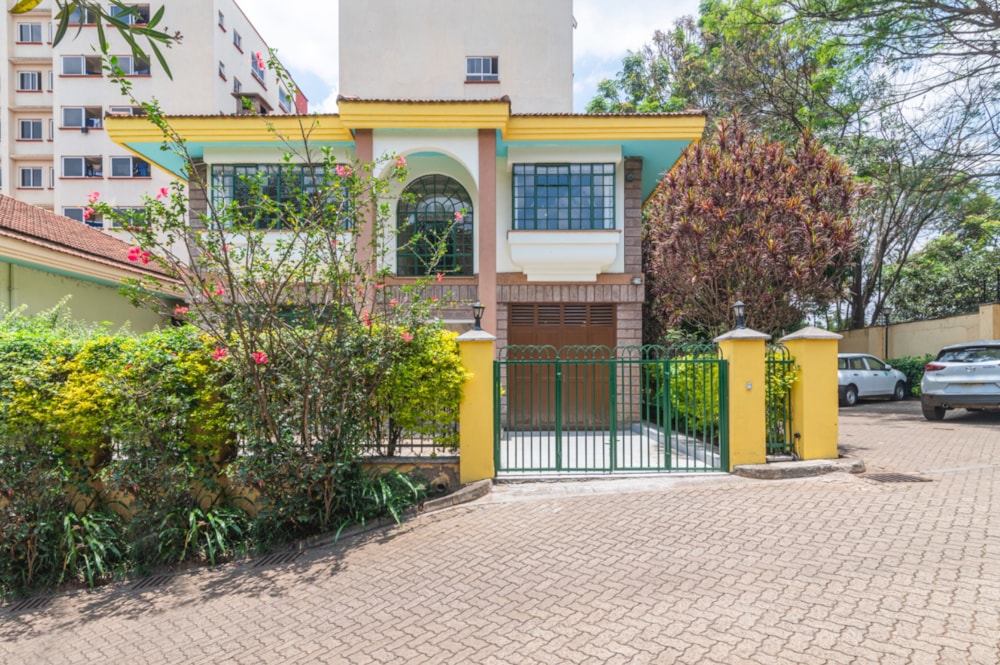 Townhouse sold in Brookside Drive , Kenya - 3KE1700112