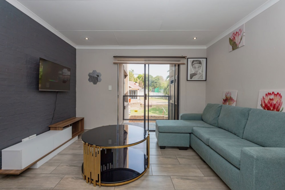 Security complex home for sale in Kensington B - RAN1675016 Security complex home for sale in Kensington B - RAN1675016