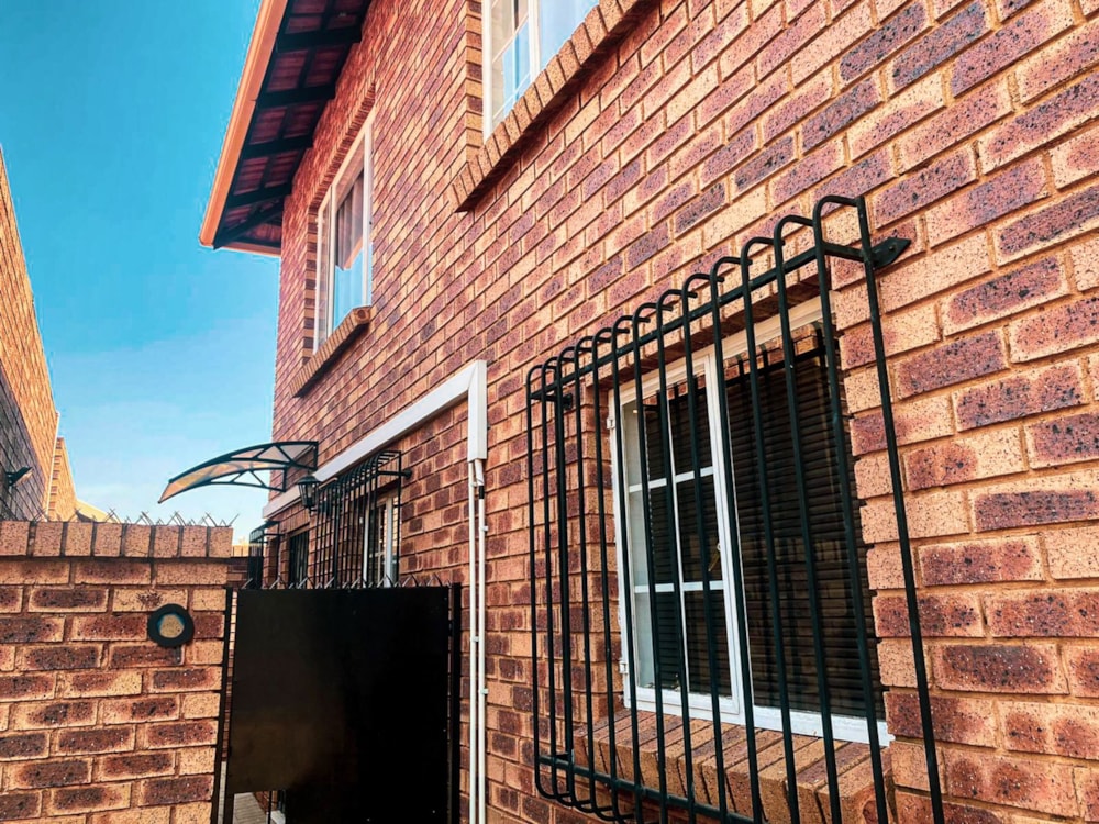 Security complex home for sale in Magalieskruin - PTM1675177 Security complex home for sale in Magalieskruin - PTM1675177