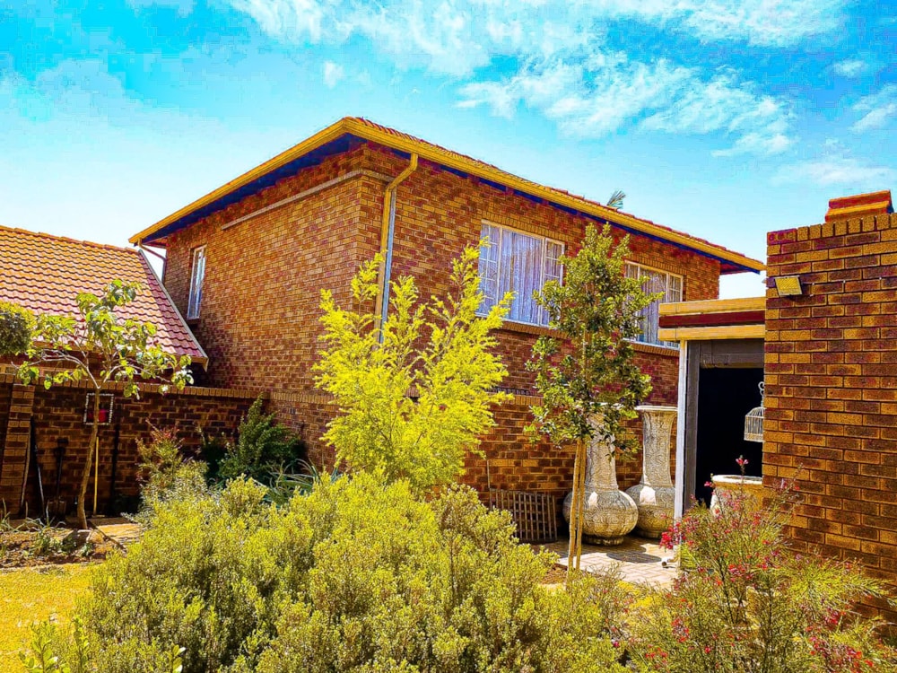 Security complex home for sale in Magalieskruin - PTM1675177 Security complex home for sale in Magalieskruin - PTM1675177