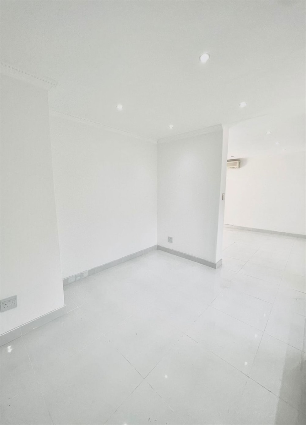 Bachelor apartment to rent in Westville - 1WP1726313