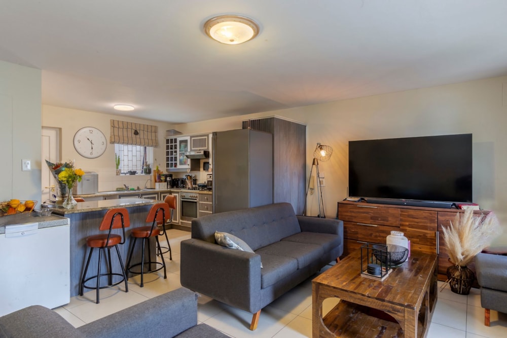 Security complex home sold in Gordons Bay - SW1674068 Security complex home sold in Gordons Bay - SW1674068