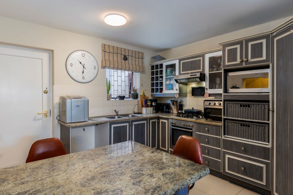 Security complex home sold in Gordons Bay - SW1674068 Security complex home sold in Gordons Bay - SW1674068