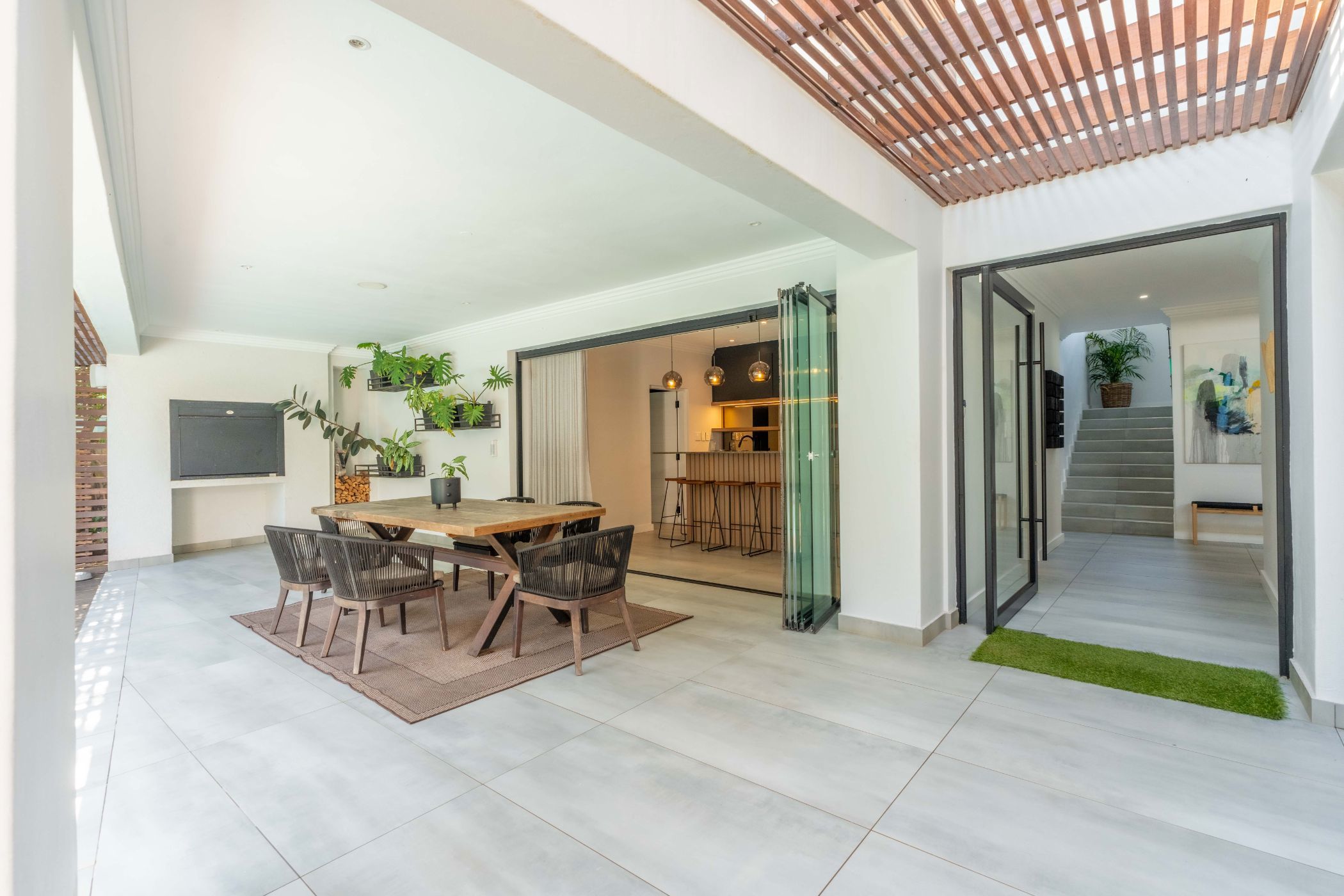 Double-storey house for sale in La Lucia - 1ND1668811