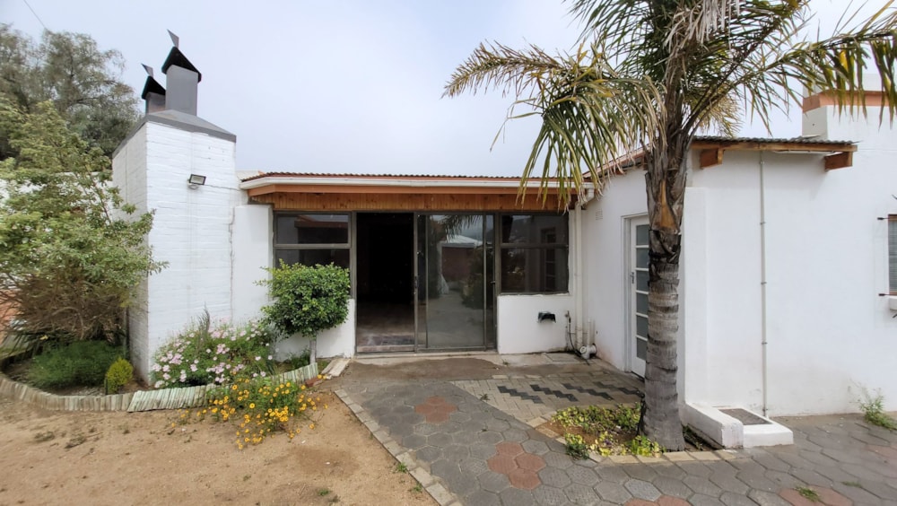 Commercial business let in Springbok - 1NA1672803 Commercial business let in Springbok - 1NA1672803