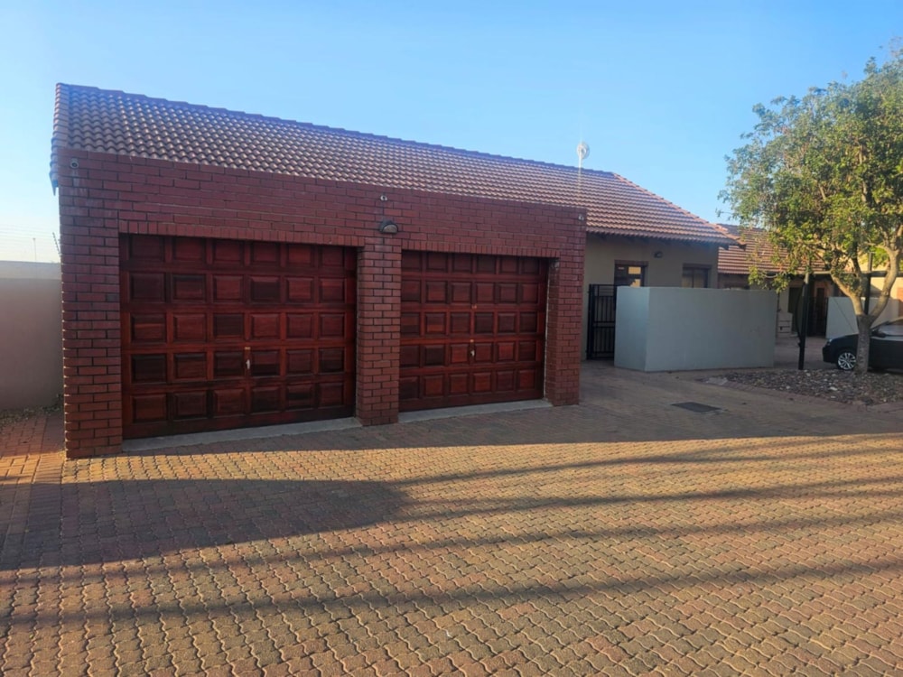 Townhouse to rent in Bendor - 1PS1713255 Townhouse to rent in Bendor - 1PS1713255