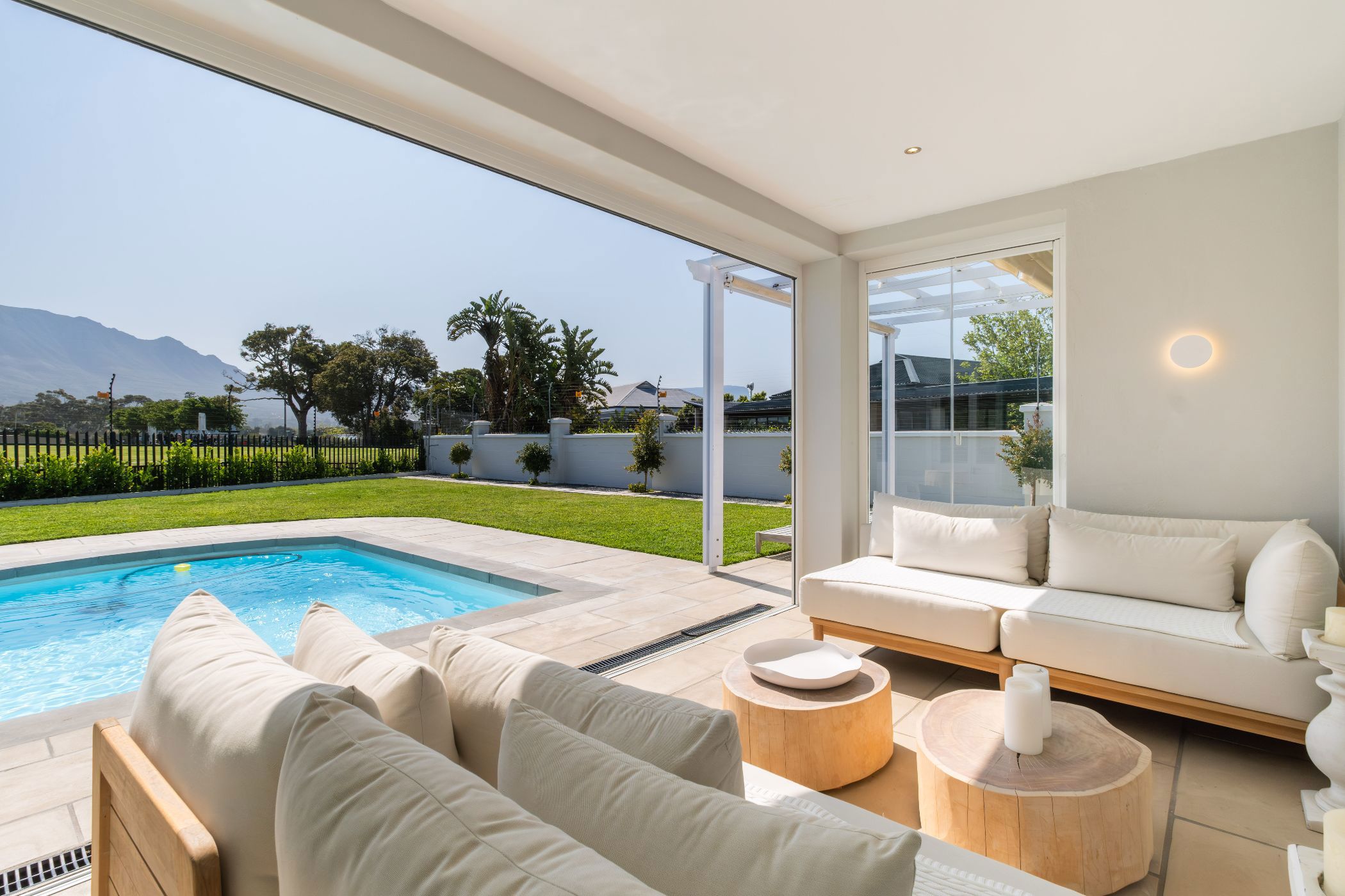 Security estate home sold in Silvertree Estate - KW1673955