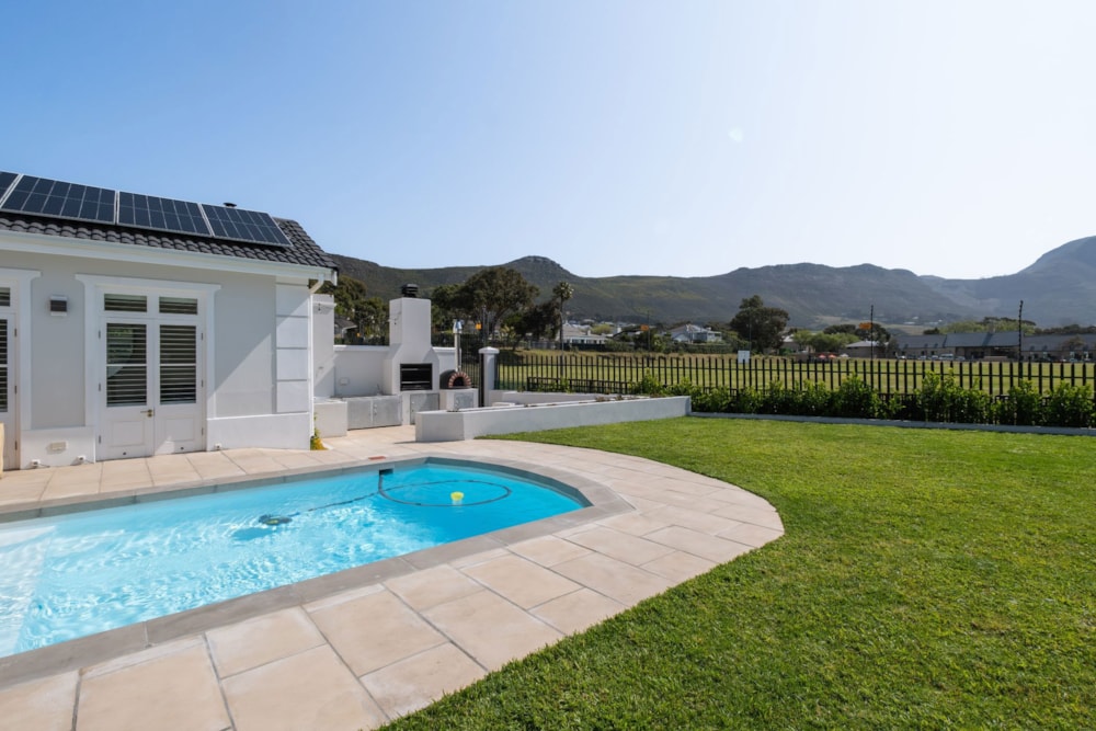 Security estate home sold in Silvertree Estate - KW1673955 Security estate home sold in Silvertree Estate - KW1673955