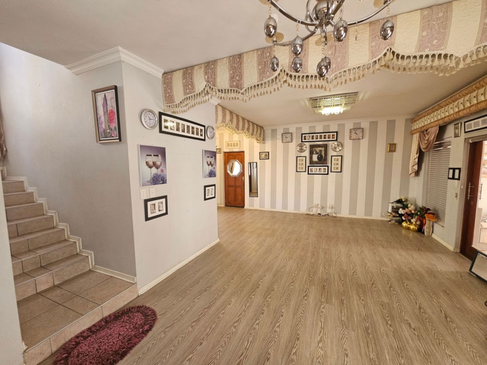 Security complex home sold in Xanadu - 1HR1670975 Security complex home sold in Xanadu - 1HR1670975