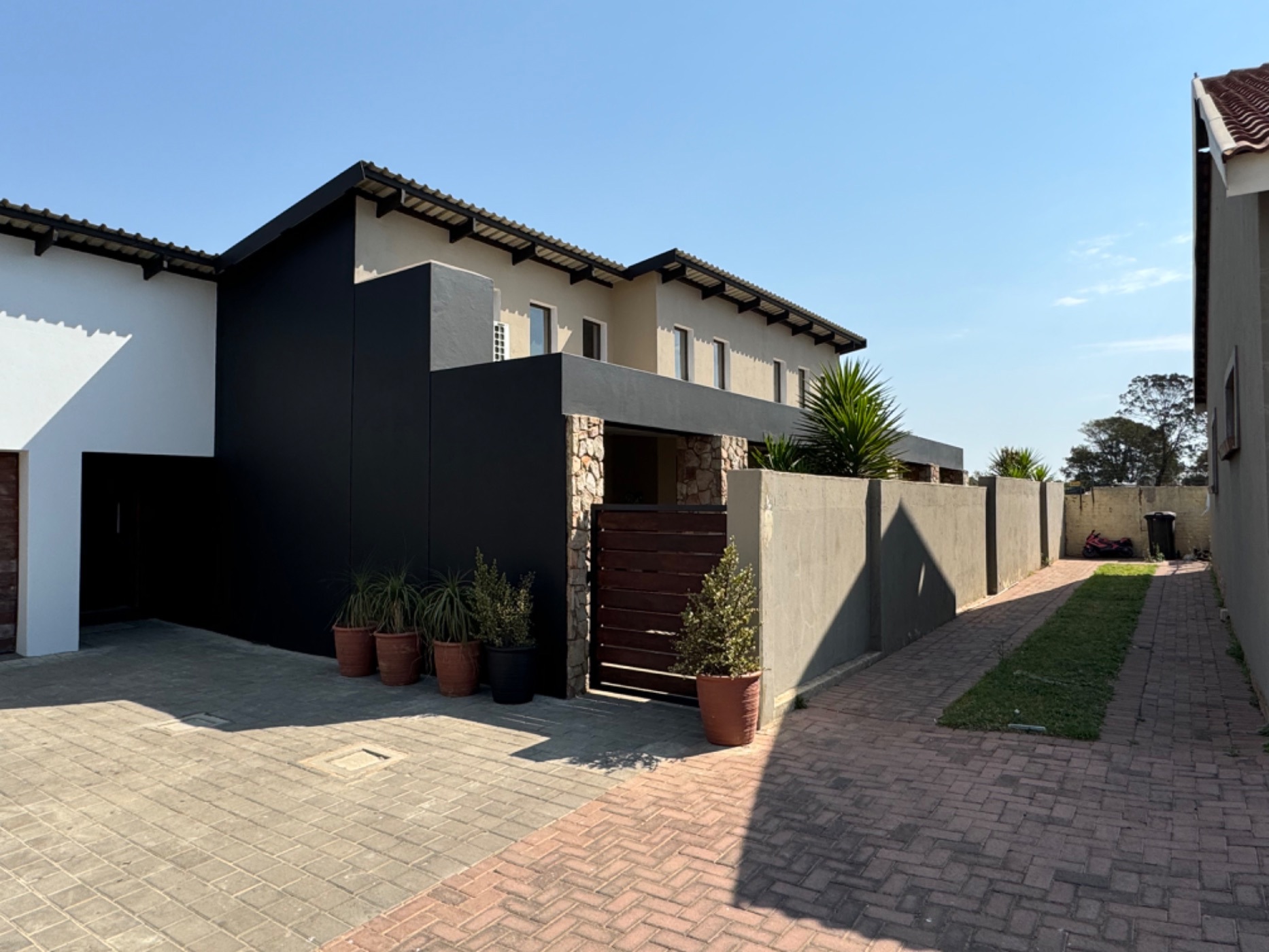 Security estate home for sale in Aquavista Mountain Estate - PRN1673621