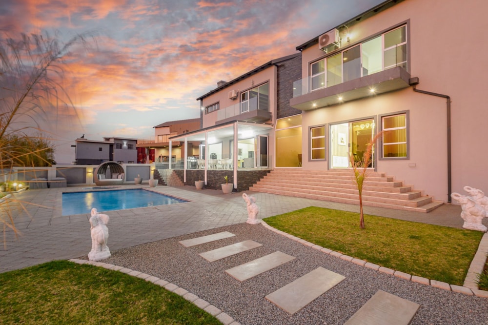 Golf estate house for sale in Copperleaf - 1CU1672690 Golf estate house for sale in Copperleaf - 1CU1672690