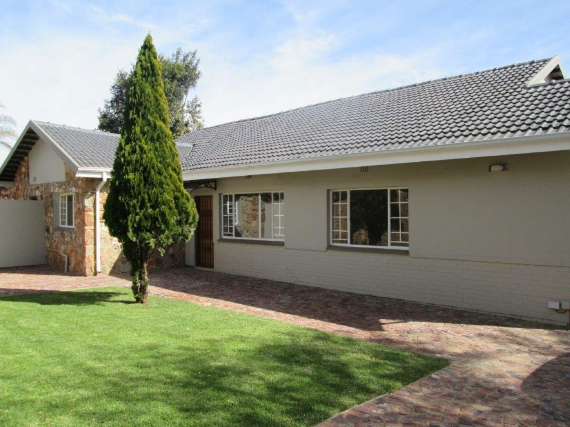 Single-storey house to rent in Linden - RAL1744066