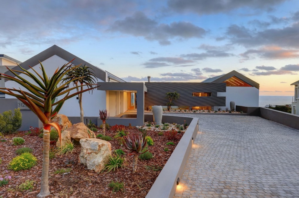 House sold in Pinnacle Point Golf Estate - 1MB1674927 House sold in Pinnacle Point Golf Estate - 1MB1674927