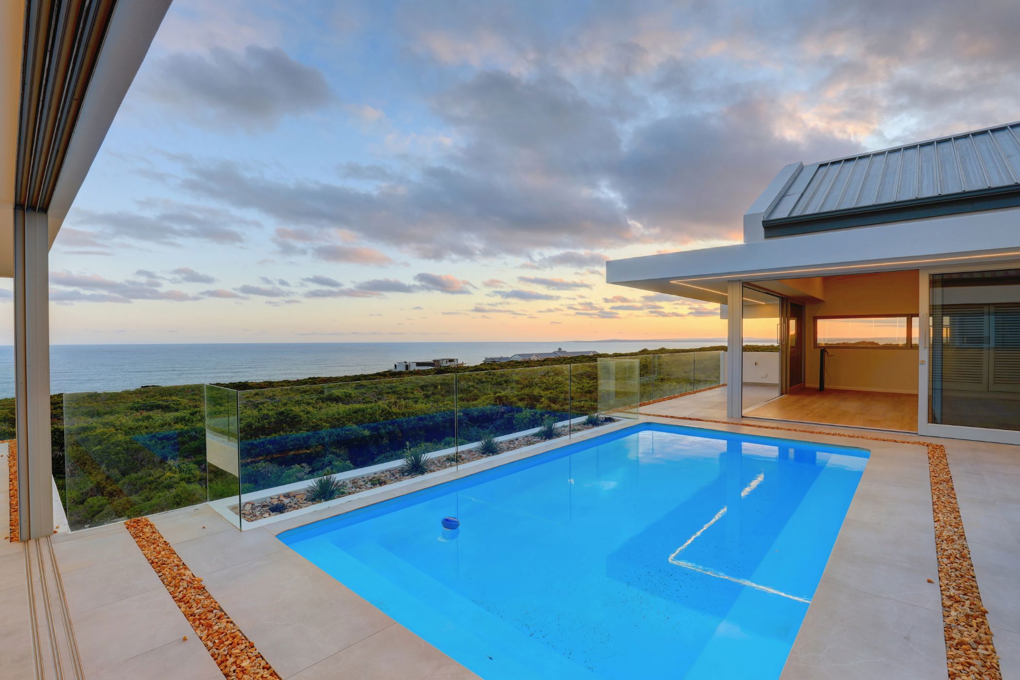 House sold in Pinnacle Point Golf Estate - 1MB1674927