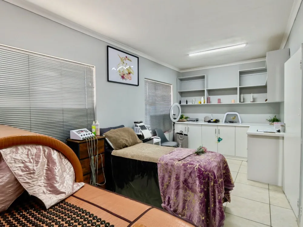 Commercial office to rent in Panorama, Parow - 1PLA1744945