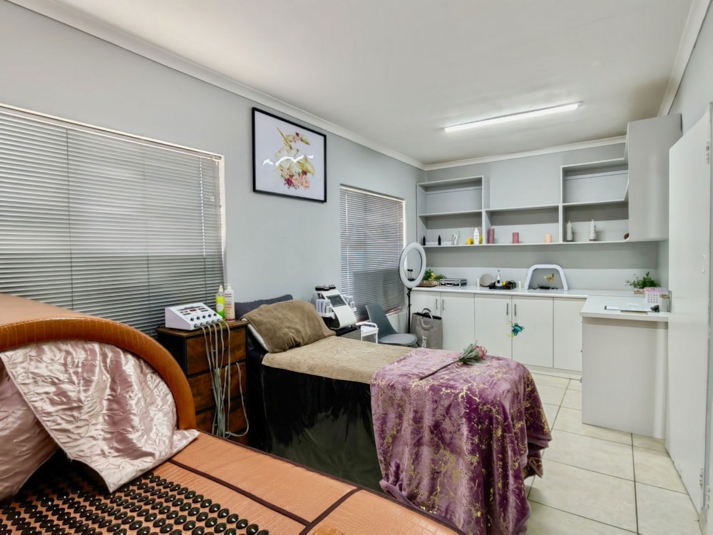 Commercial office to rent in Panorama, Parow - 1PLA1744945