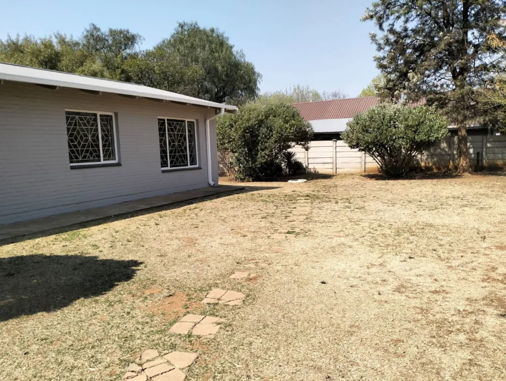 House let in Brandwag - 1BX1720423 House let in Brandwag - 1BX1720423