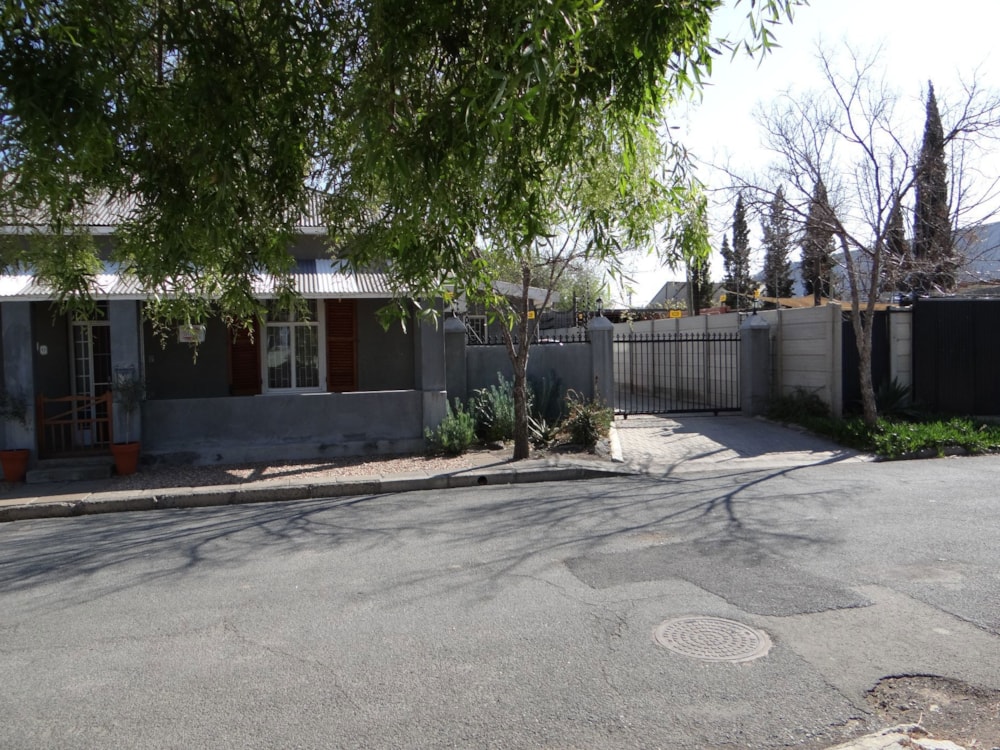 House sold in Beaufort West - 1KK1673532 House sold in Beaufort West - 1KK1673532