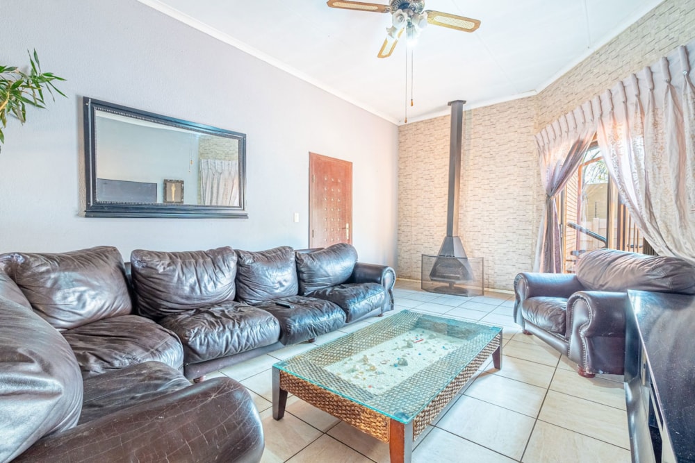 House for sale in Country View, Midrand - MR1673632