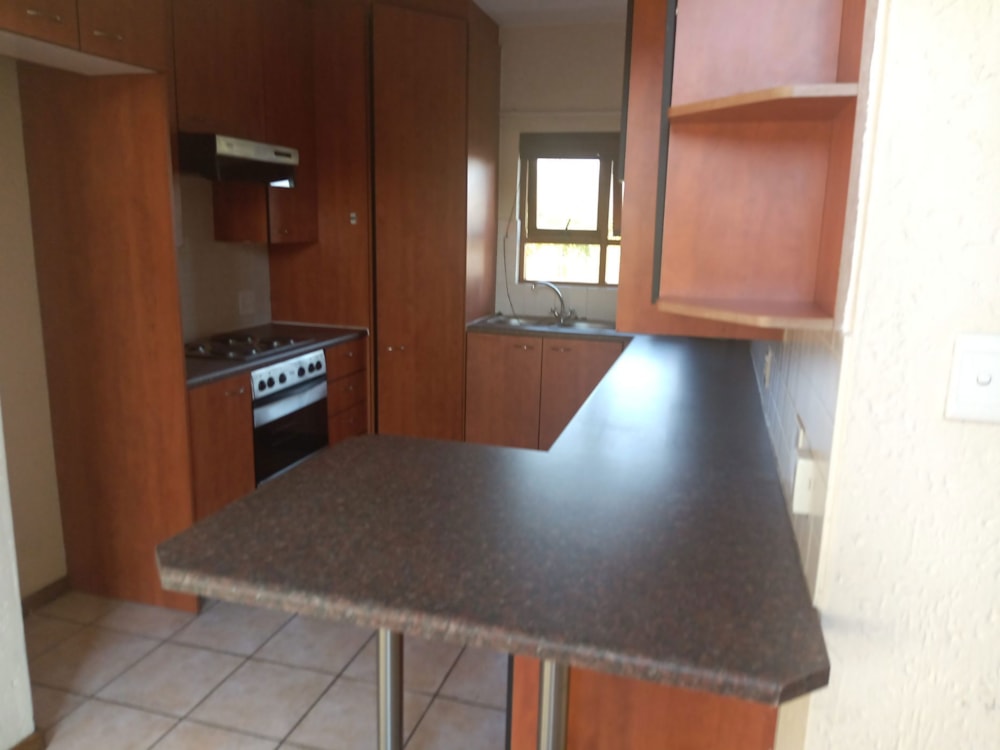 Townhouse to rent in Sunninghill - FYL1725418