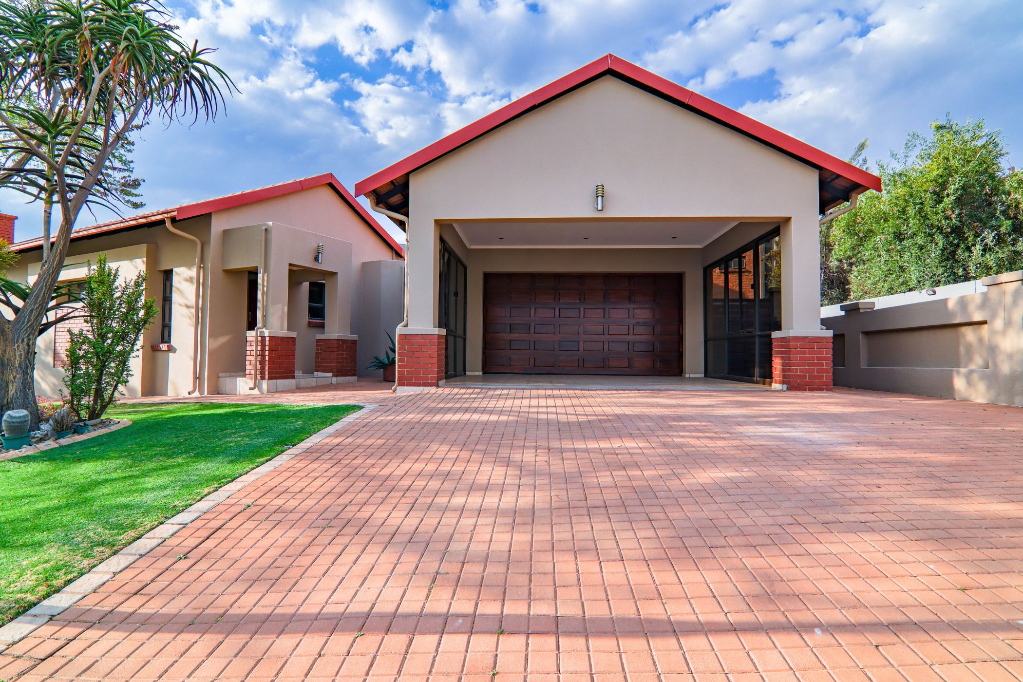 House for sale in Copperleaf - 1CU1673292