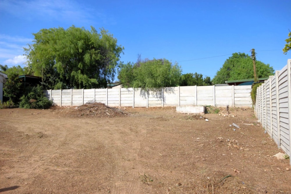 Vacant land for sale in Oudtshoorn North - 1OU1748672 Vacant land for sale in Oudtshoorn North - 1OU1748672