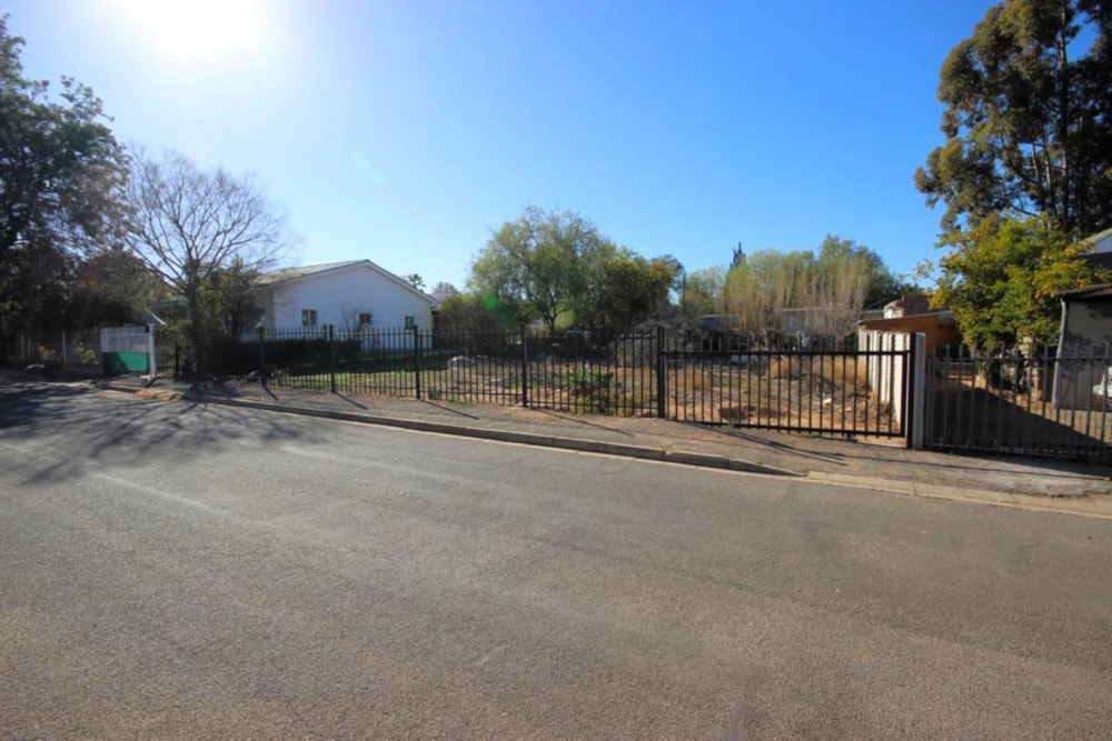 Vacant land for sale in Oudtshoorn North - 1OU1748672 Vacant land for sale in Oudtshoorn North - 1OU1748672