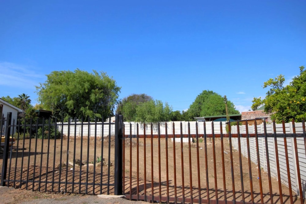 Vacant land for sale in Oudtshoorn North - 1OU1748672 Vacant land for sale in Oudtshoorn North - 1OU1748672