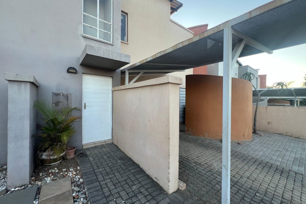 Apartment for sale in Mbomela Ext 37 (Nelspruit Ext 37) - 1NS1676304