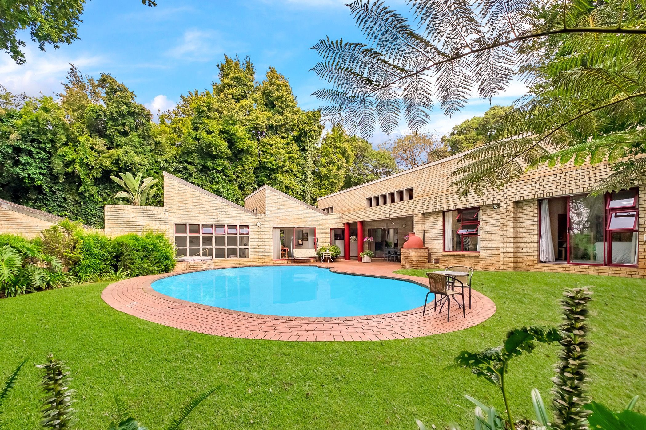 House sold in Houghton Estate - HP1657820