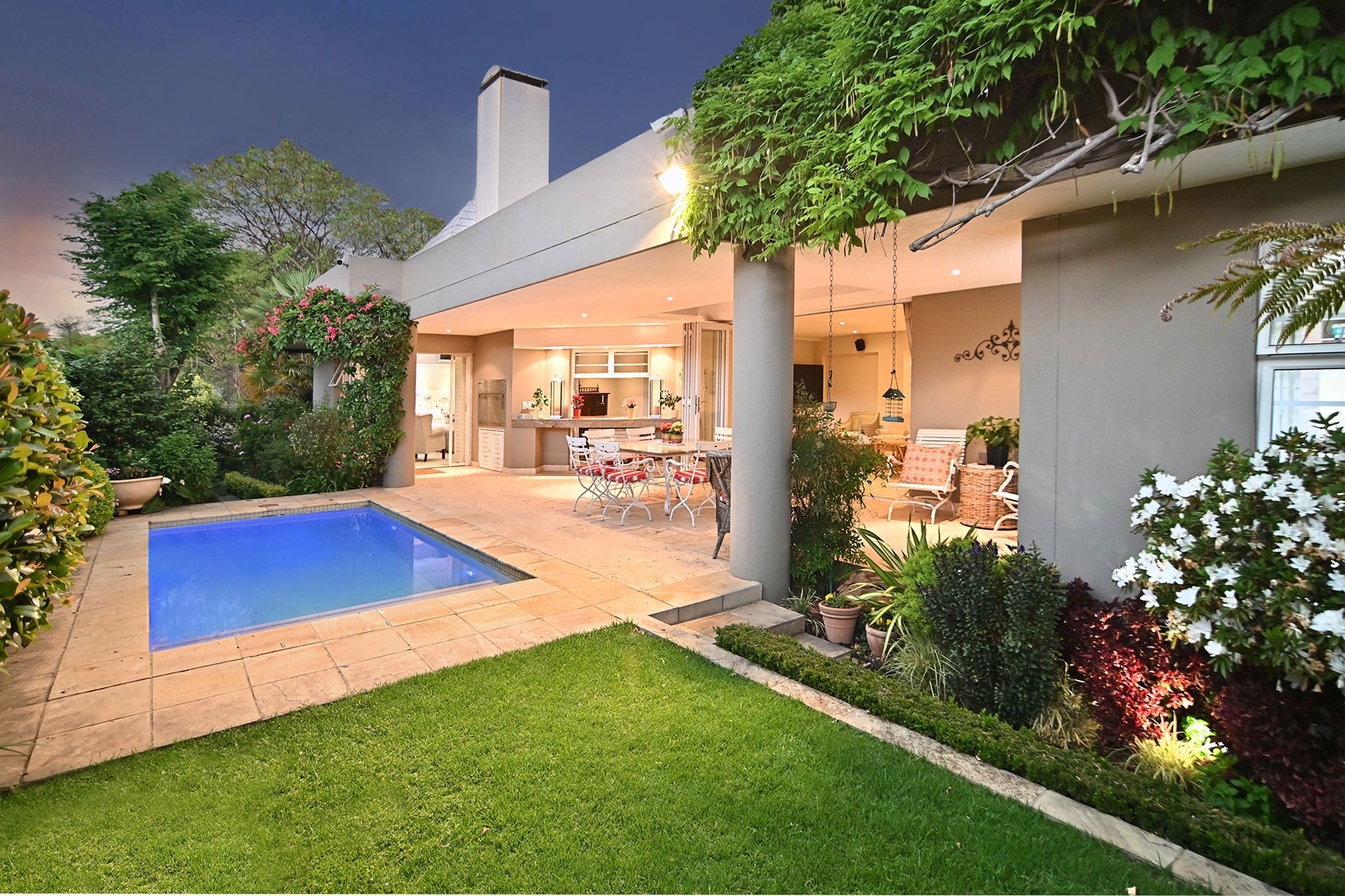 Double-storey cluster sold in Sandhurst - HP1717806