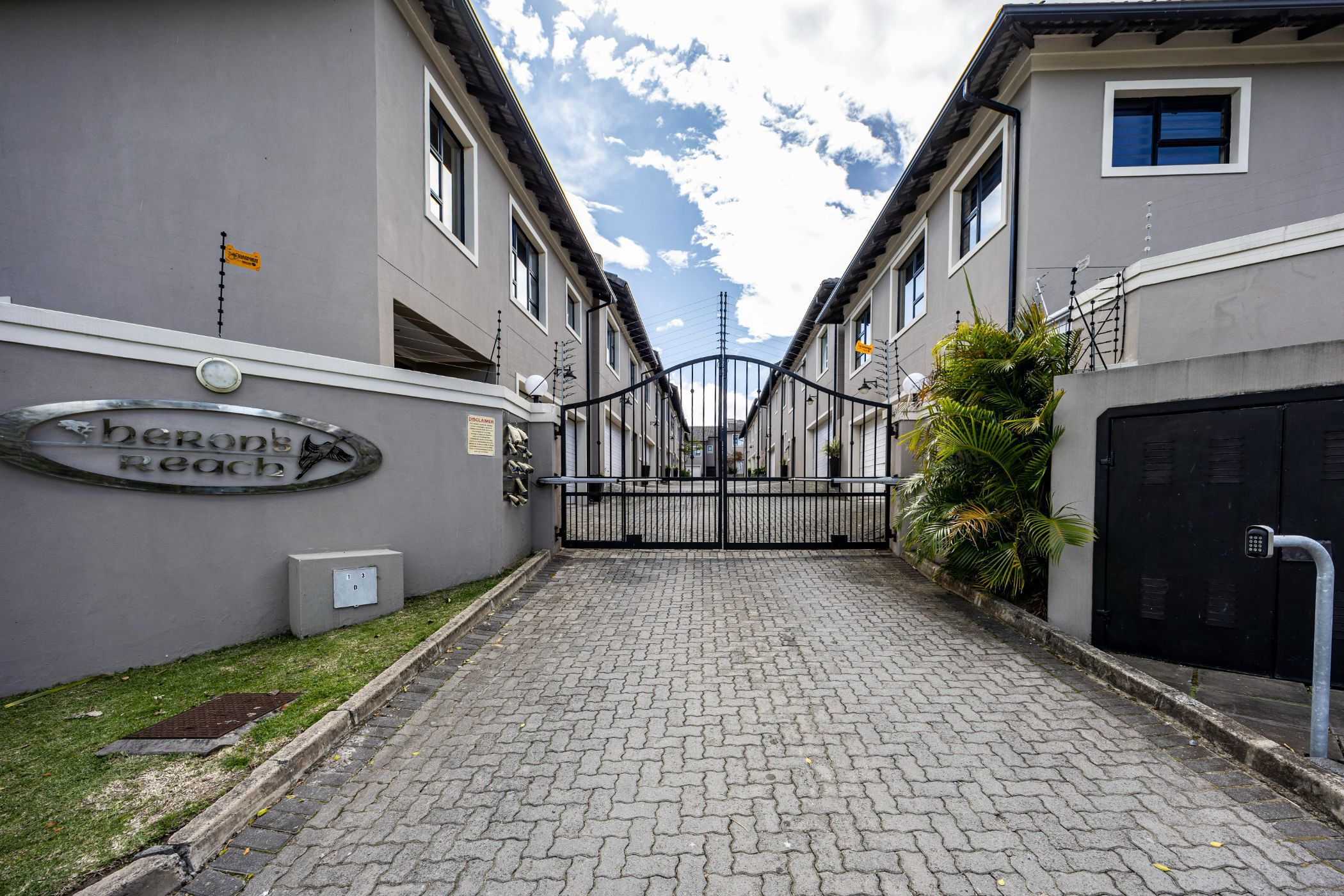 Townhouse for sale in Beacon Bay - 1EZ1679016