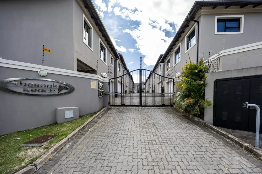 Townhouse for sale in Beacon Bay - 1EZ1679016 Townhouse for sale in Beacon Bay - 1EZ1679016