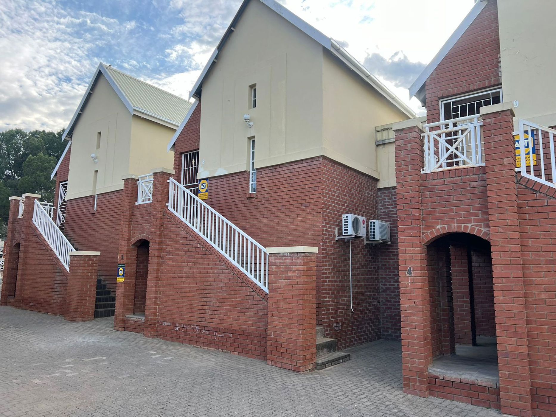 Townhouse for sale in Westdene, Bloemfontein - 1BX1677811