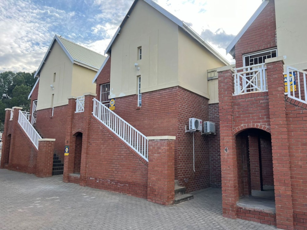Townhouse for sale in Westdene, Bloemfontein - 1BX1677811