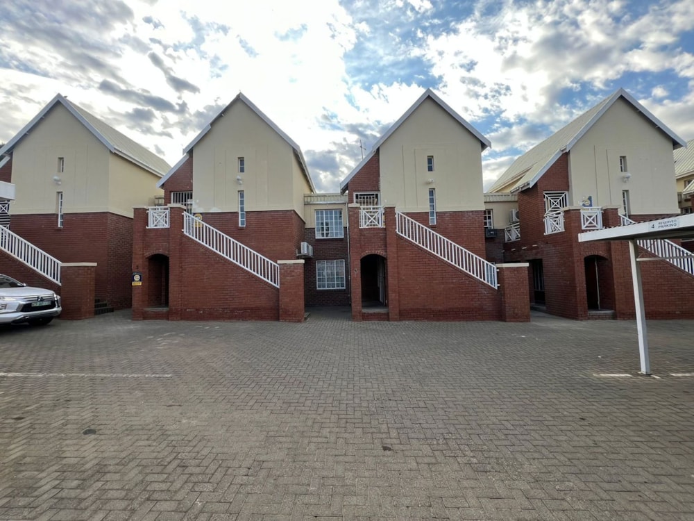 Townhouse for sale in Westdene, Bloemfontein - 1BX1677811