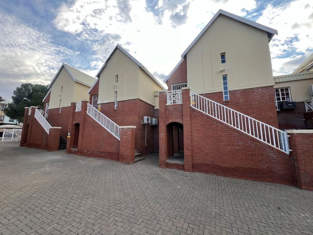 Townhouse for sale in Westdene, Bloemfontein - 1BX1677811