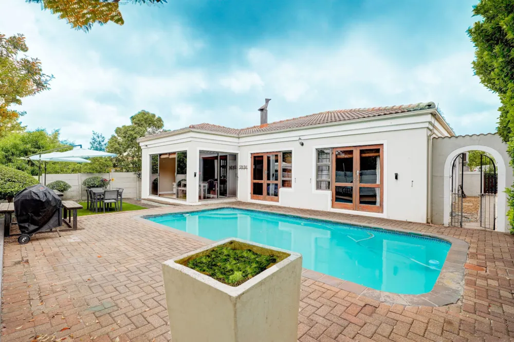 Security complex home let in Rosedale Estate - NSL1716443 Security complex home let in Rosedale Estate - NSL1716443