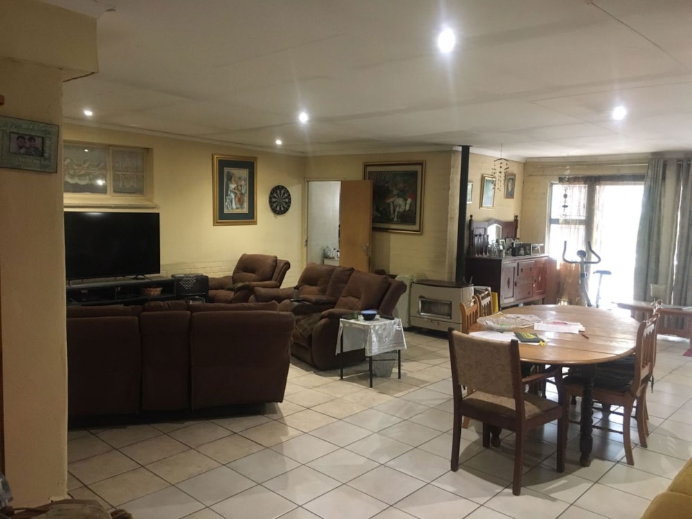 House for sale in Noordhoek, Bloemfontein - 1BX1676230