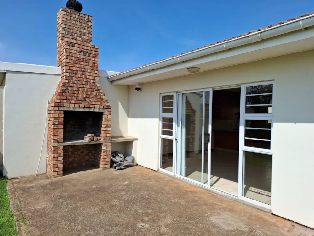 House let in Gonubie - 1EZ1742316