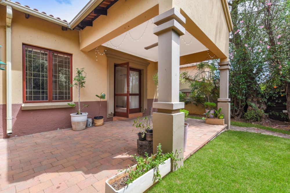 Townhouse sold in Douglasdale - FW1679256 Townhouse sold in Douglasdale - FW1679256