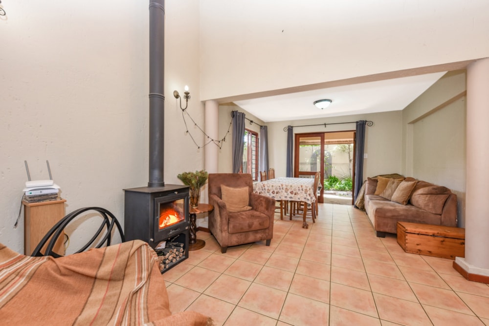 Townhouse sold in Douglasdale - FW1675284 Townhouse sold in Douglasdale - FW1675284