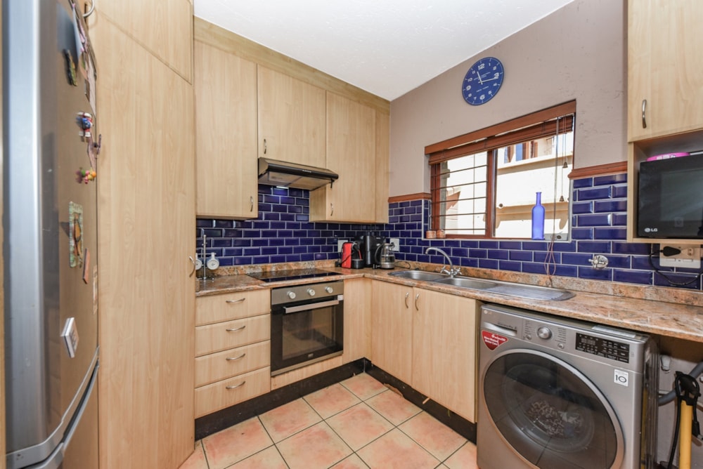 Townhouse sold in Douglasdale - FW1675284 Townhouse sold in Douglasdale - FW1675284