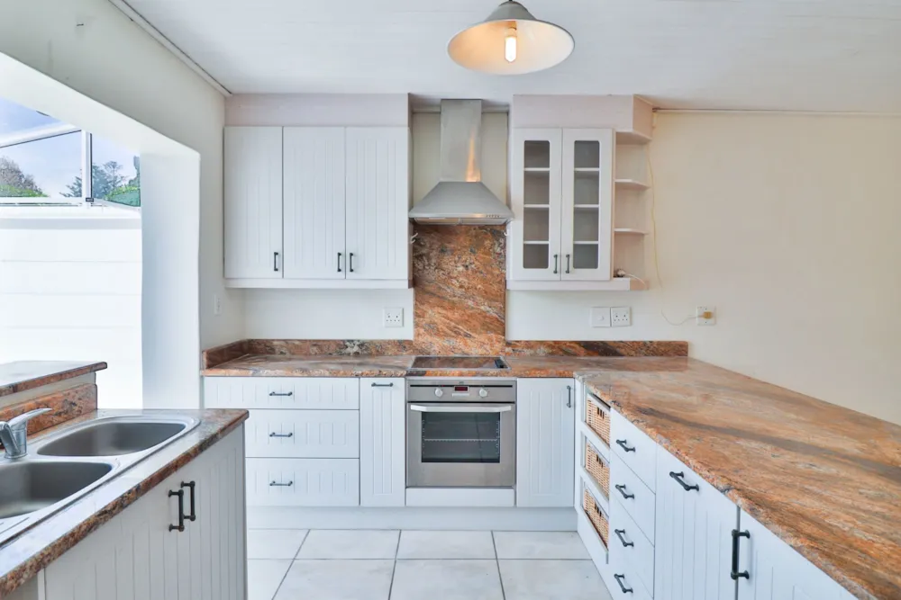 House let in Eastcliff, Hermanus - ONL1716939