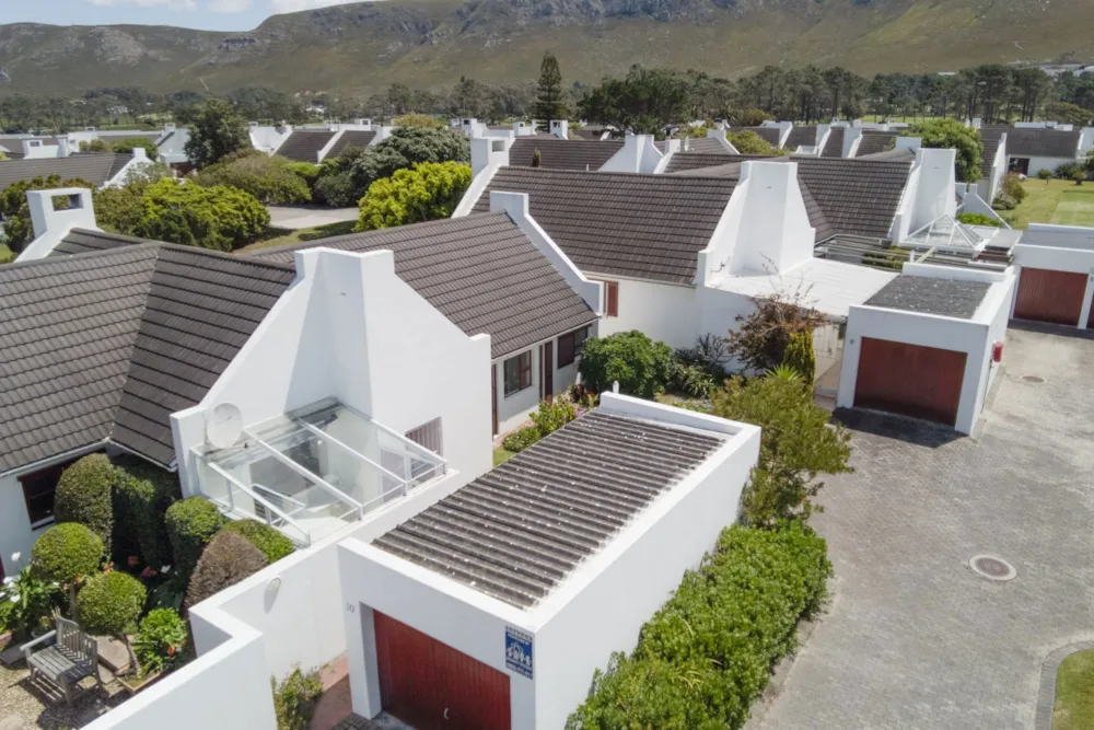 House let in Eastcliff, Hermanus - ONL1716939
