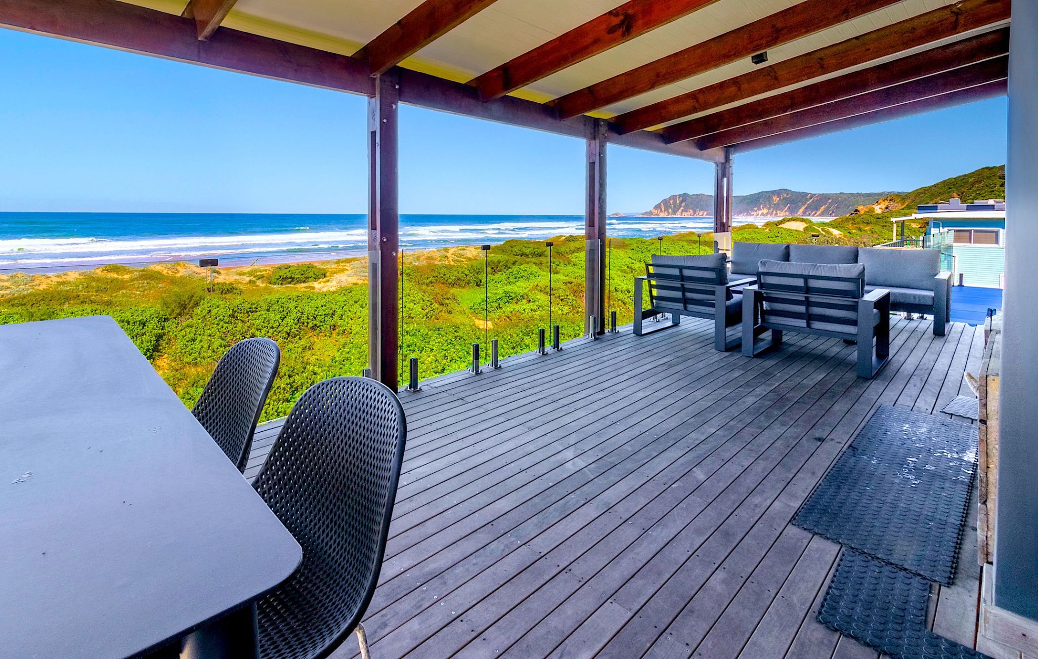 Beachfront villa sold in Myoli Beach - 1SH1676625